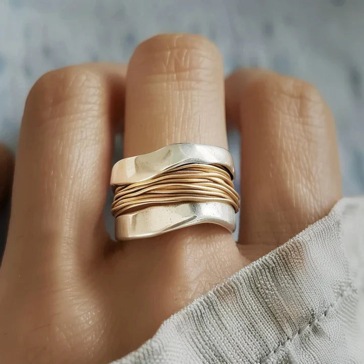 Serena | Silver Ring with Golden Thread Detail