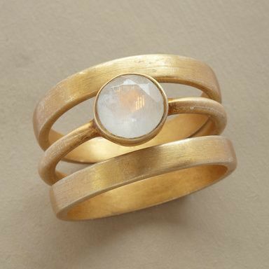 Celeste | Vintage Gold Ring with Moonstone Inlay