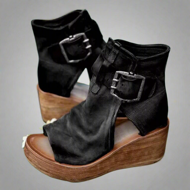 Claire | Leather sandals with crafted finish