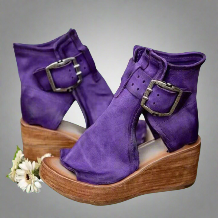 Claire | Leather sandals with crafted finish