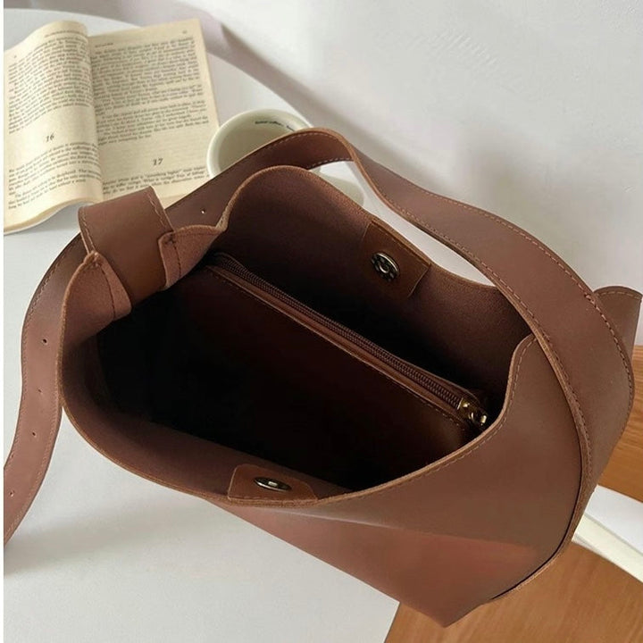 Julie | Timeless bag with refined design
