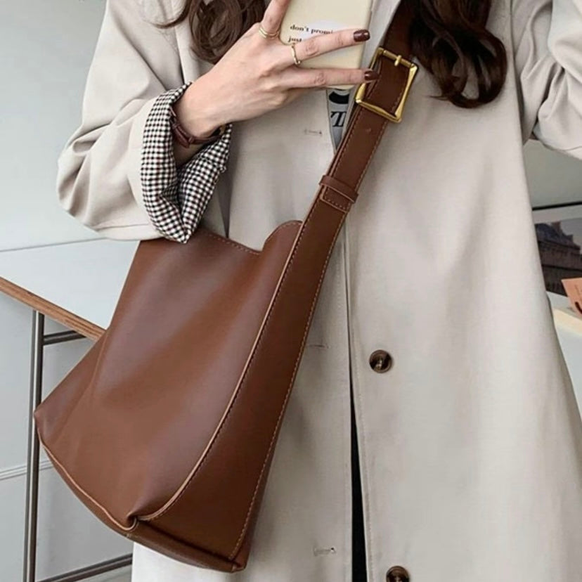 Julie | Timeless bag with refined design