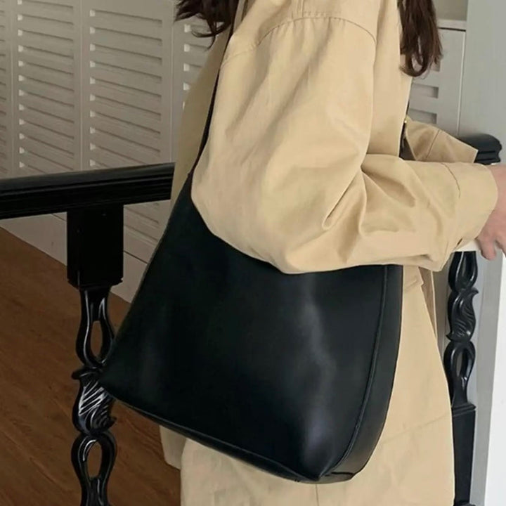 Julie | Timeless bag with refined design
