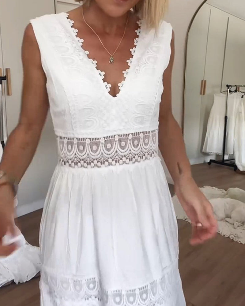 Bella | Flowing Lace Dress for Elegant Moments