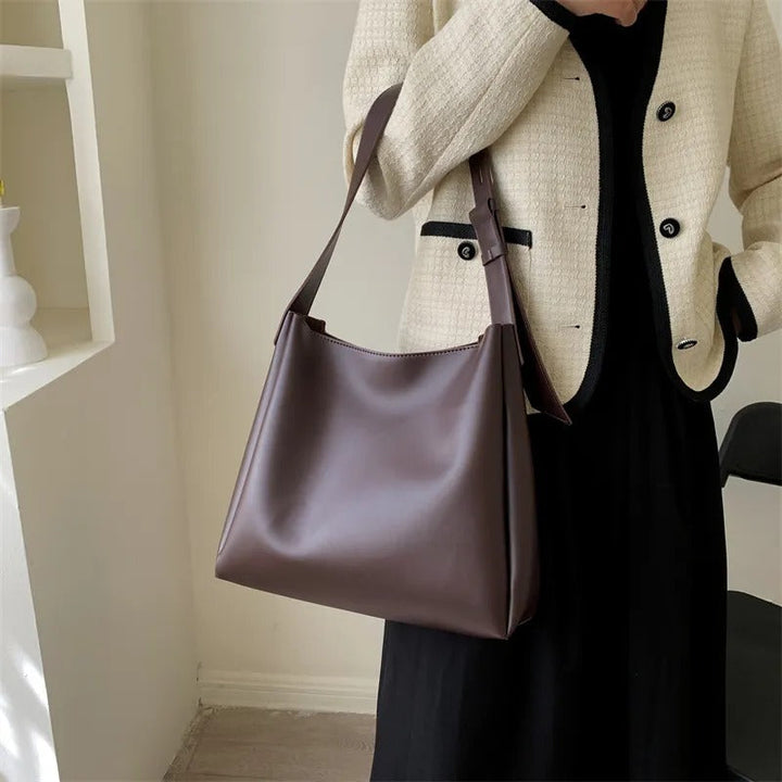 Bella | Practical and spacious everyday bag