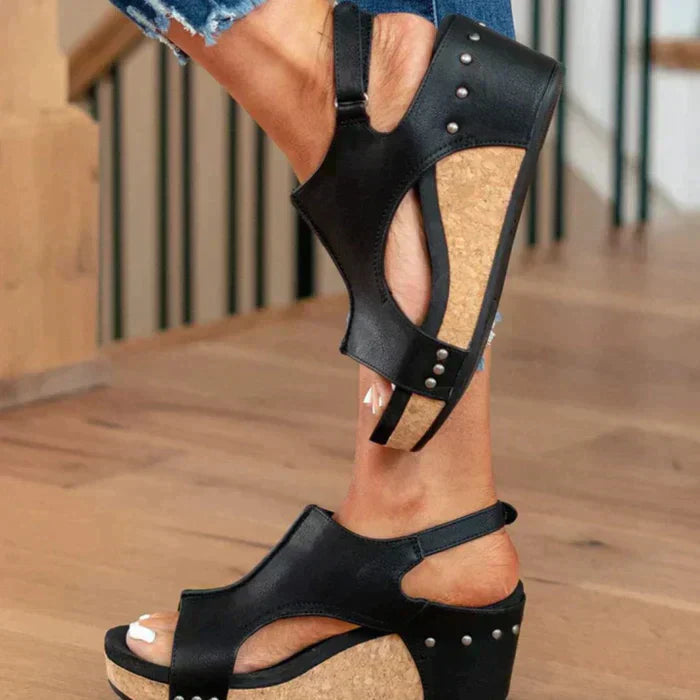 Andrea | Easygoing Wedges for Everyday Elegance