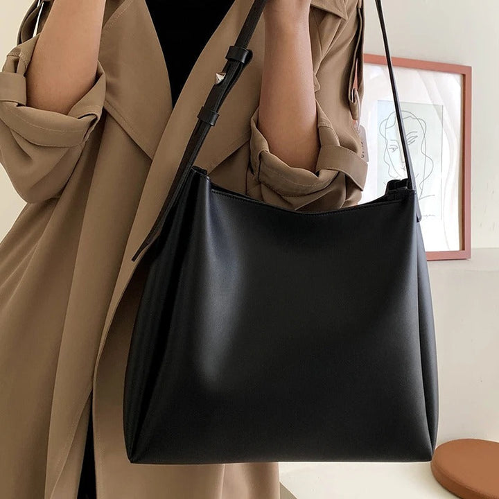 Bella | Practical and spacious everyday bag