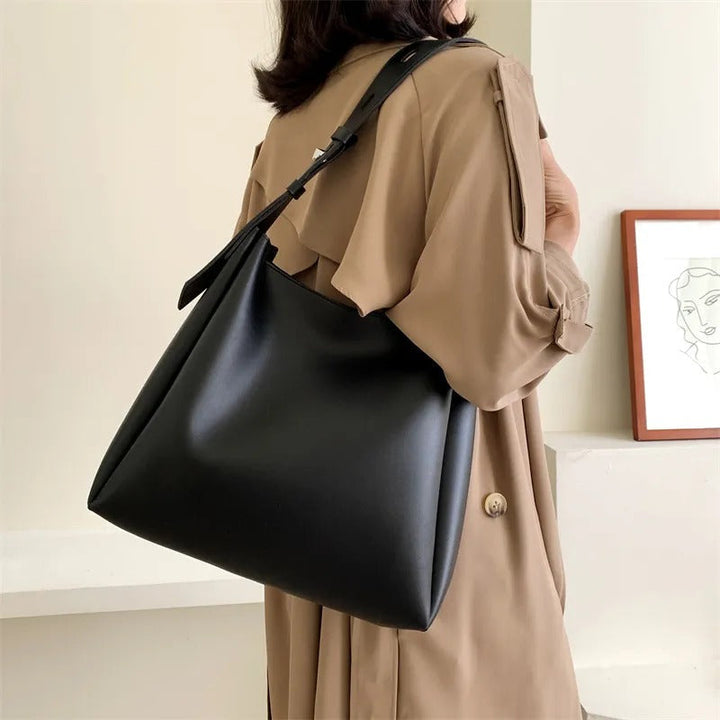 Bella | Practical and spacious everyday bag