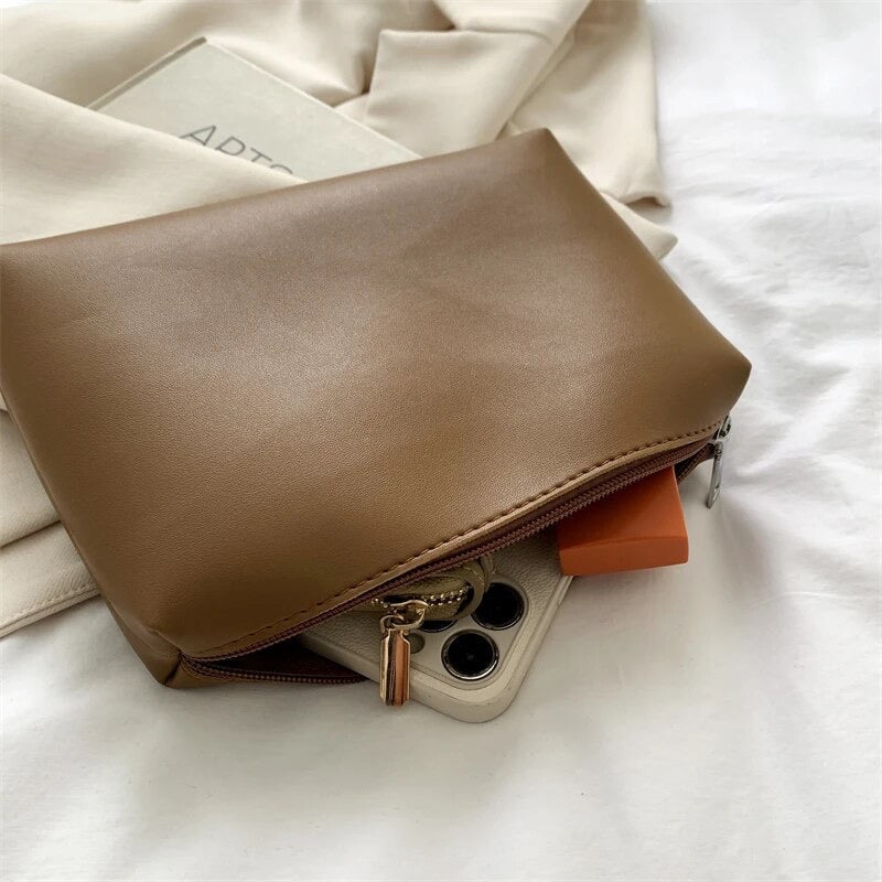 Bella | Practical and spacious everyday bag