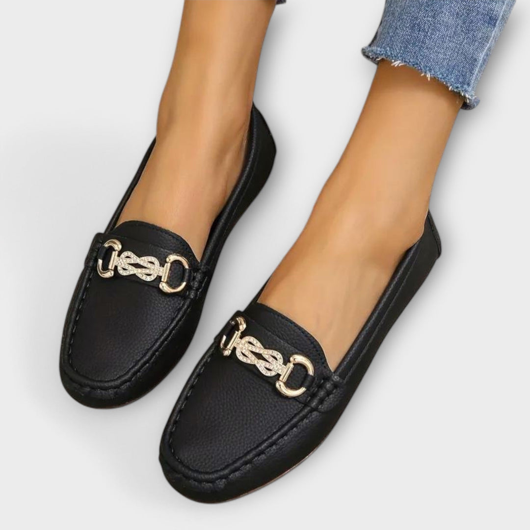 Lara | Classic loafers with simple lines