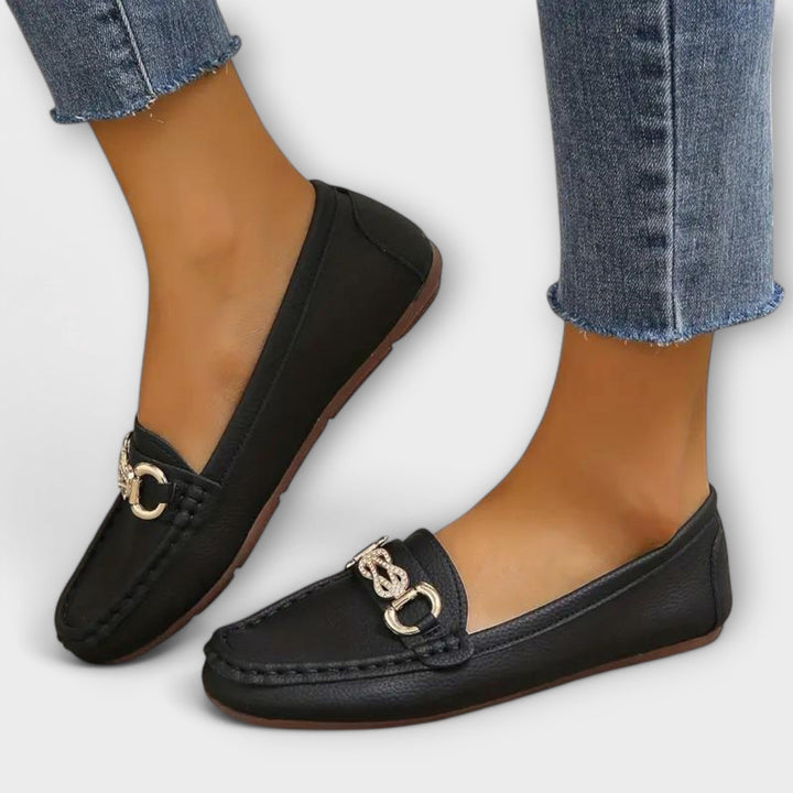Lara | Classic loafers with simple lines