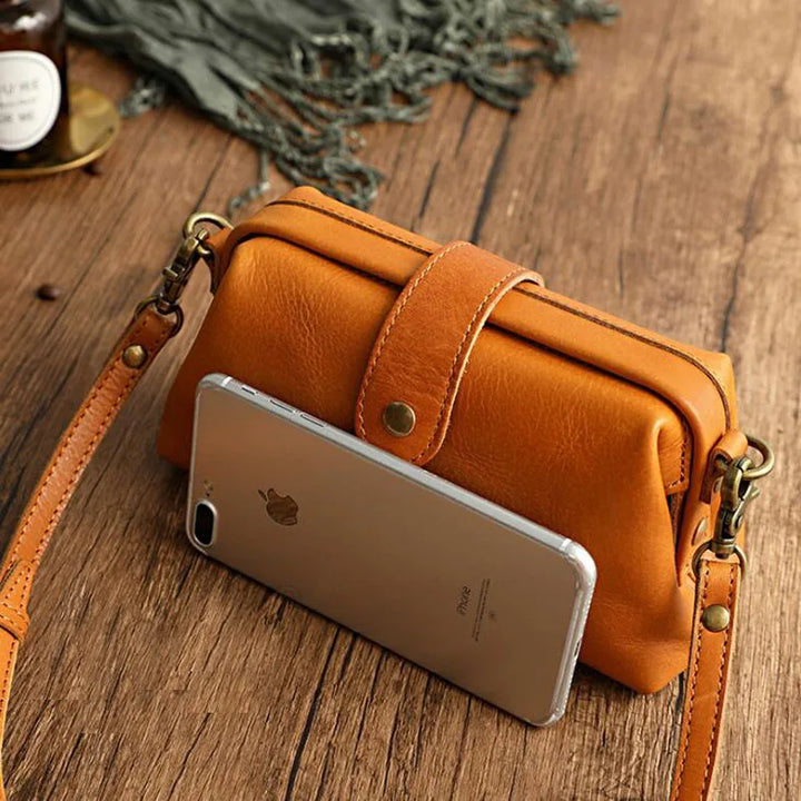 Kaja | Compact shoulder bag with modern design