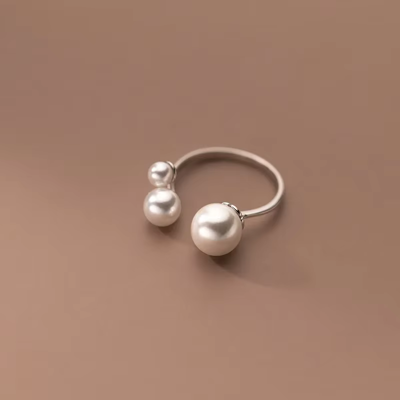 Nina | Radiant Jewelry with a Touch of Pearl Elegance