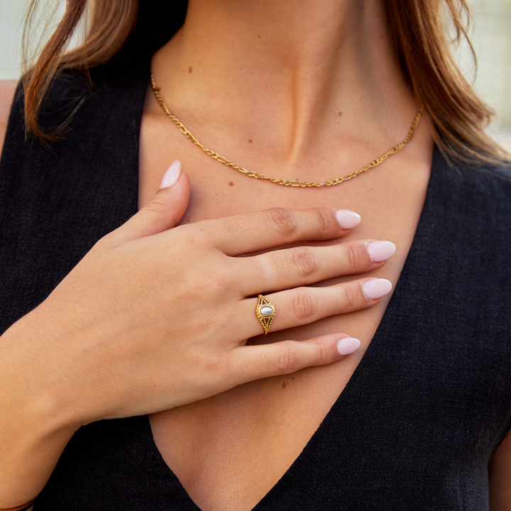 Livia | Vintage-Inspired Ring with Freshwater Pearl
