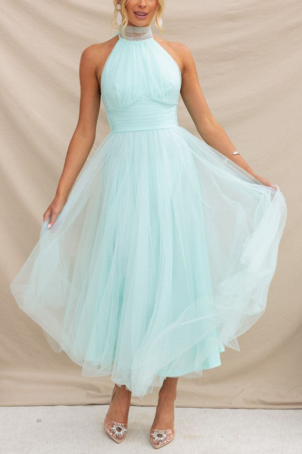 Elsie | Effortless Elegance in a Flowing Robe