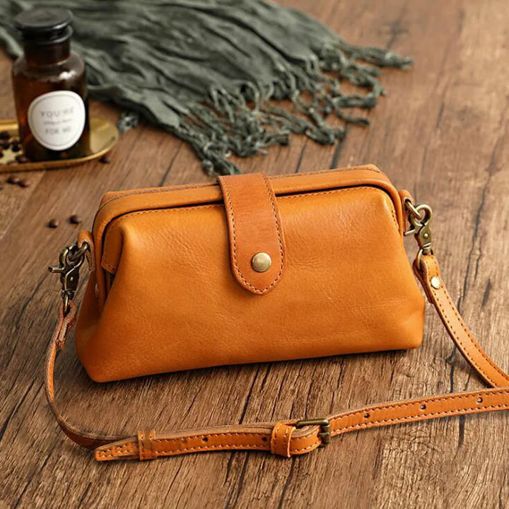 Kaja | Compact shoulder bag with modern design