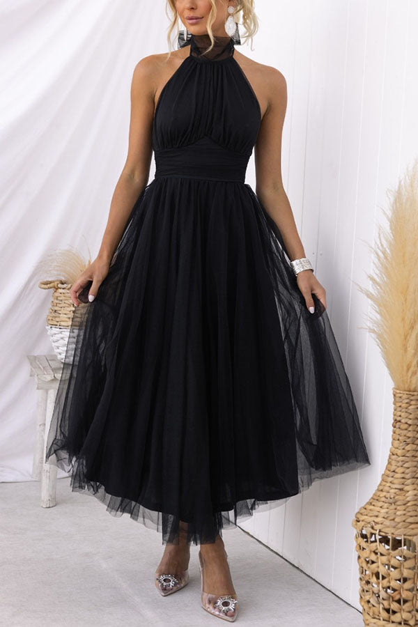 Elsie | Effortless Elegance in a Flowing Robe