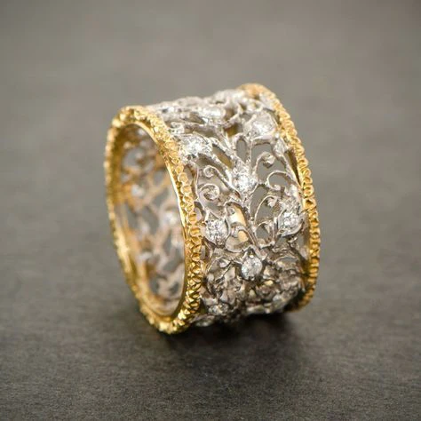 Mika | Modern Jewelry with a Soft Touch